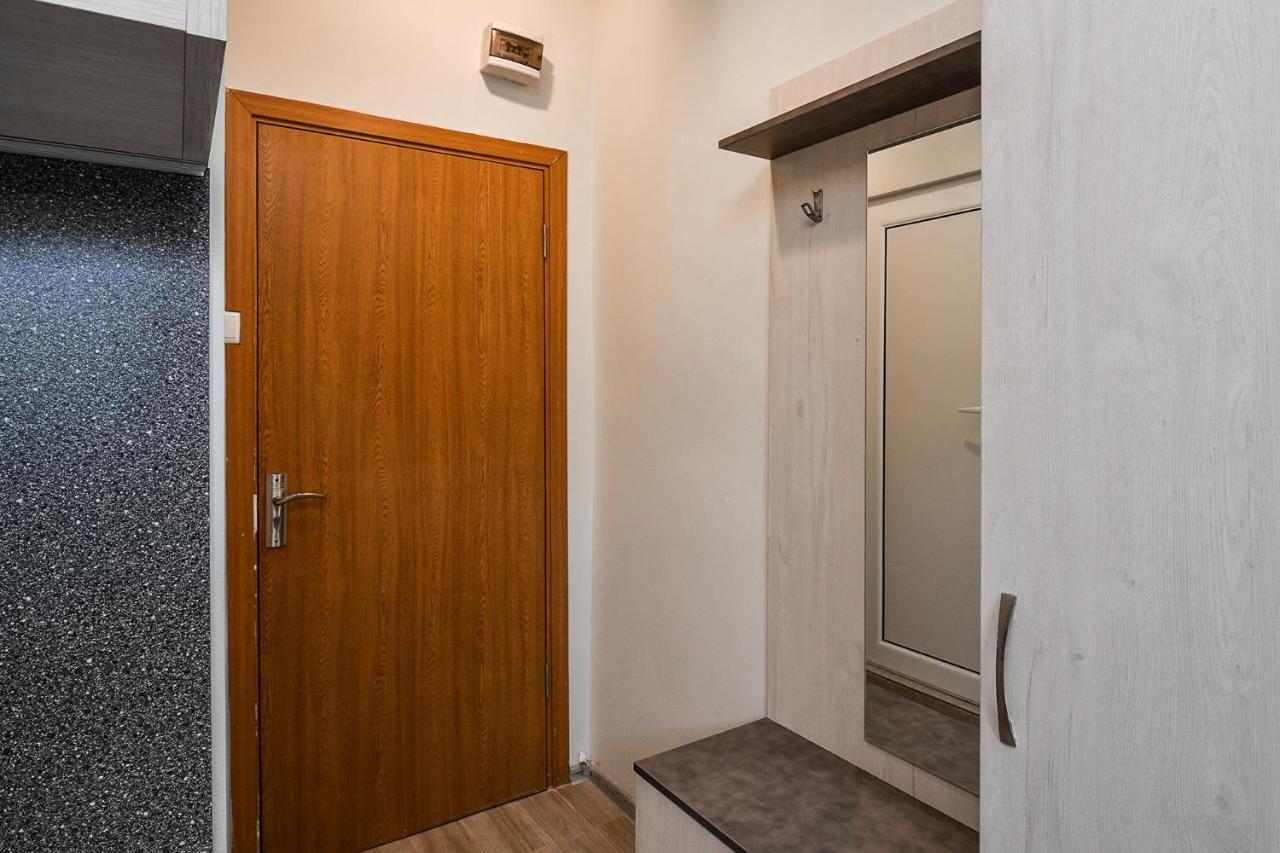 Small Studio On Budget In The Heart Of City Varna Extérieur photo